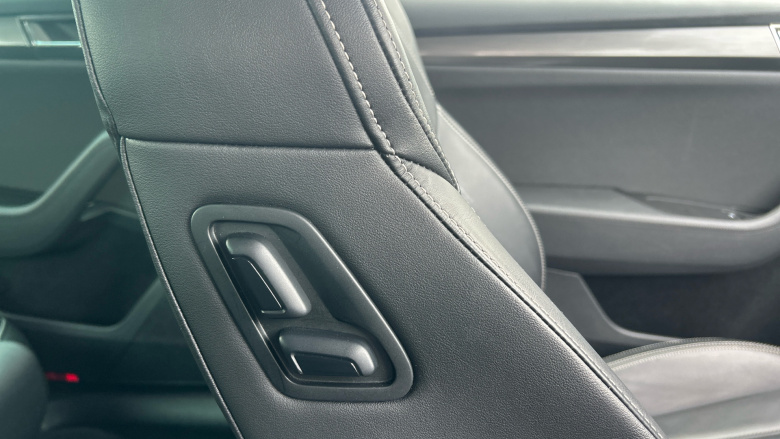 Skoda Superb 1.4 TSI iV SE L DSG 5dr Hatchback